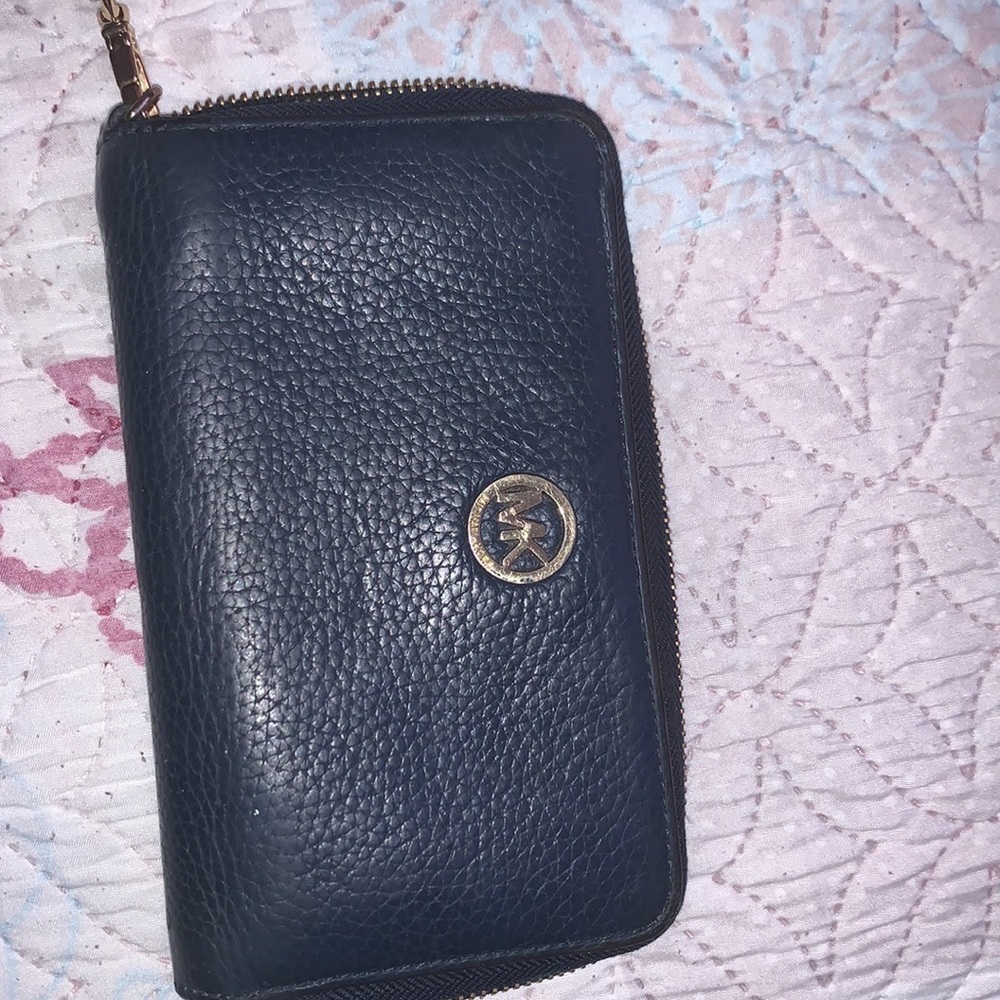 Michael kors wallet
